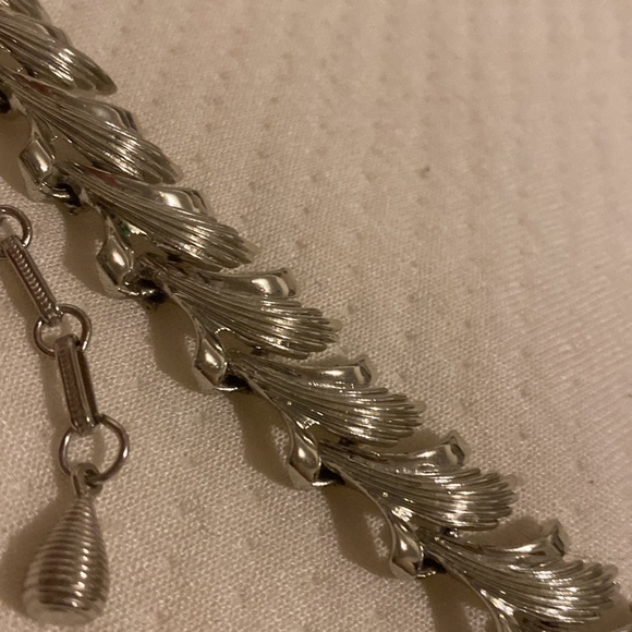 Coro necklace, Trifari earrings PM 1768 - Picture 7 of 7